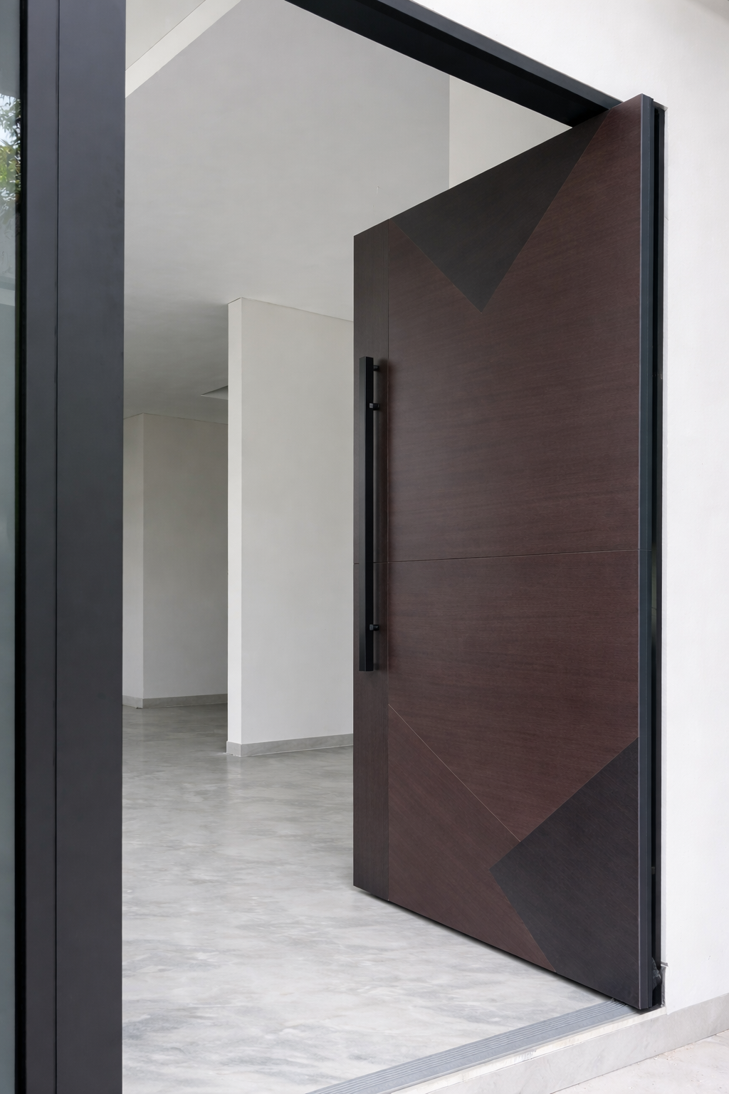 ENTRANCE DOOR